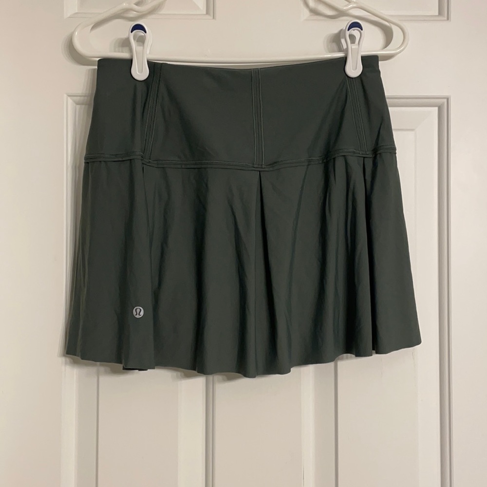 Lululemon Tennis Skirt-size 6 Tall